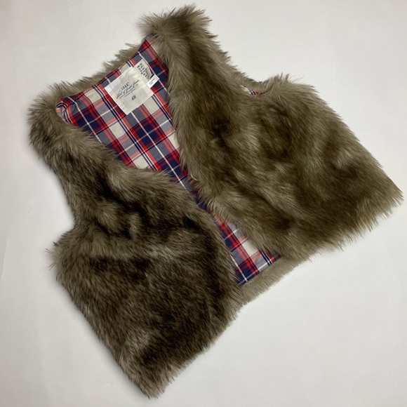 GAP Faux fur Vest - Picture 4 of 7